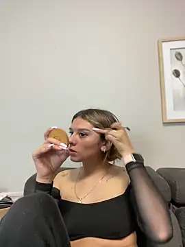 Snapshot of aliisonn_parker26 chatting on February 5, 2025, 10:33 pm aliisonn parker26 online show from February 5, 2025, 10:33 pm