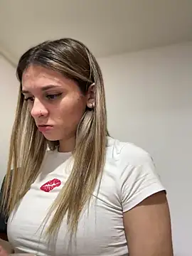 Snapshot of aliisonn_parker26 chatting on March 14, 2025, 3:26 am aliisonn parker26 online show from March 14, 2025, 3:26 am