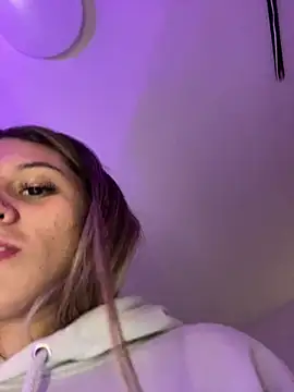 Snapshot of aliisonn_parker26 chatting on February 22, 2025, 1:11 am aliisonn parker26 online show from February 22, 2025, 1:11 am