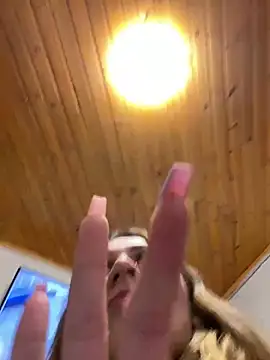 Snapshot of aliisonn_parker26 chatting on February 10, 2025, 7:28 pm aliisonn parker26 online show from February 10, 2025, 7:28 pm