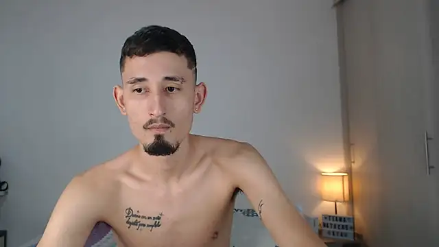 Snapshot of enzo_0814 chatting on January 27, 2025, 3:26 am enzo 0814 online show from January 27, 2025, 3:26 am
