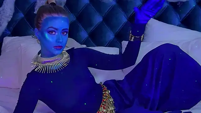 MilanaBalmain online show from October 29, 2025, 5:12 pm