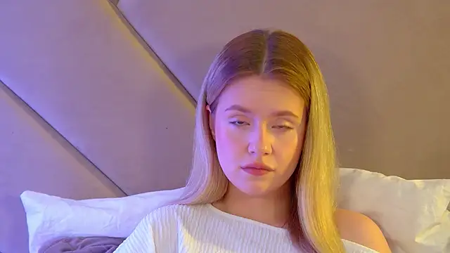 MilanaBalmain online show from May 15, 2026, 4:32 am