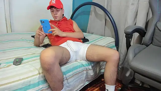 zackmontieel online show from November 25, 2025, 8:14 am