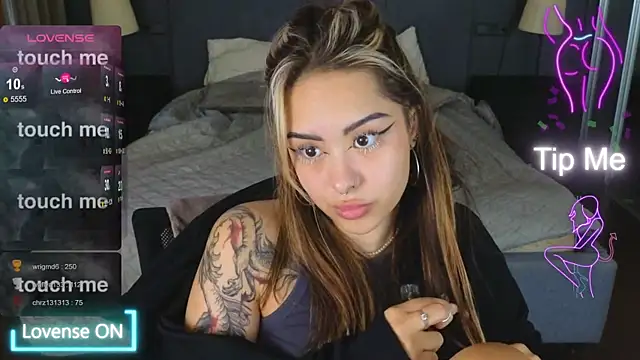 baby  kim online show from November 8, 2025, 8:40 am