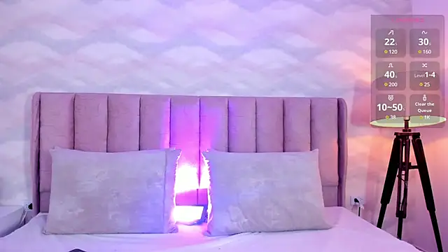 im nika  online show from March 15, 2025, 12:34 pm