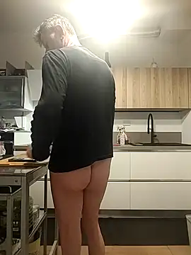 Snapshot of Coolandgang chatting on January 28, 2025, 5:32 am Coolandgang online show from January 28, 2025, 5:32 am