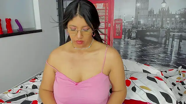 Snapshot of estrella_bigboobs14 chatting on March 3, 2025, 6:24 pm estrella bigboobs14 online show from March 3, 2025, 6:24 pm