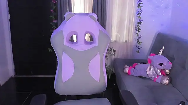 Snapshot of DannielaFerrer chatting on November 21, 2025, 1:32 pm DannielaFerrer online show from November 21, 2025, 1:32 pm