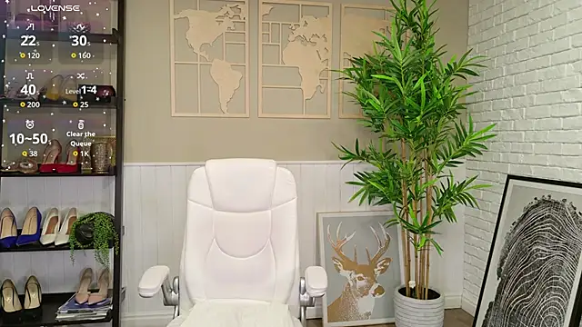 Snapshot of LadyLeea chatting on March 7, 2026, 5:25 am LadyLeea online show from March 7, 2026, 5:25 am