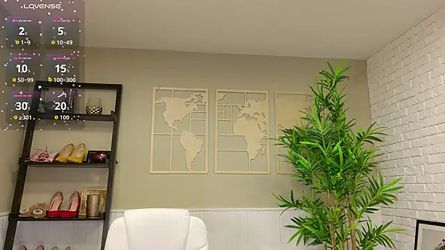 Snapshot of LadyLeea chatting on March 10, 2026, 5:00 am LadyLeea online show from March 10, 2026, 5:00 am