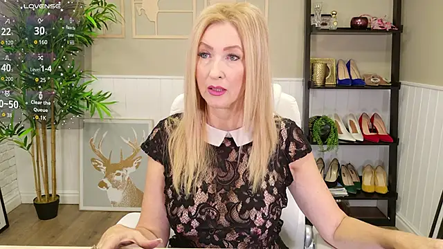 Snapshot of LadyLeea chatting on November 3, 2025, 5:34 am LadyLeea online show from November 3, 2025, 5:34 am