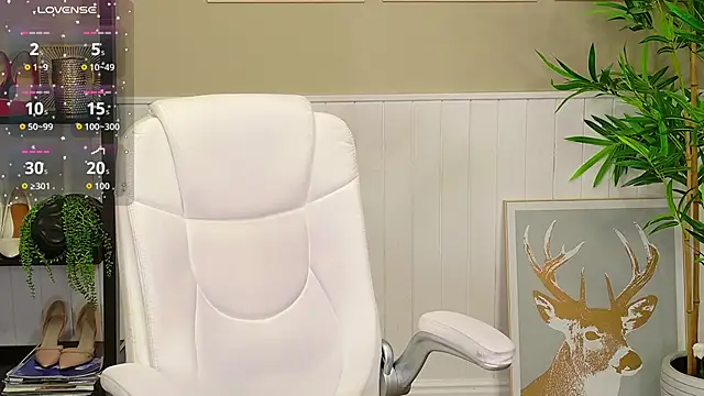 Snapshot of LadyLeea chatting on March 14, 2026, 5:46 am LadyLeea online show from March 14, 2026, 5:46 am