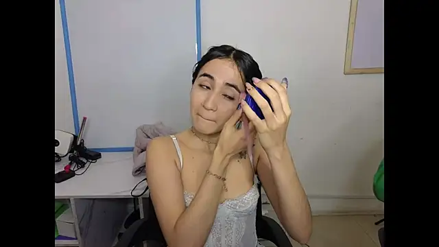 Mia Fischer online show from January 6, 2026, 1:26 pm