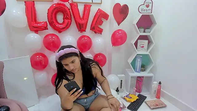 andreasc69   online show from February 14, 2025, 10:58 pm