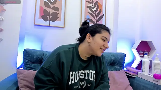 andreasc69   online show from March 21, 2025, 10:17 pm