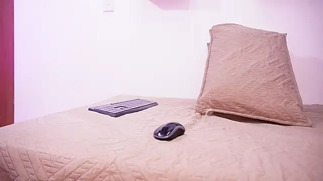 Snapshot of samantha_sw chatting on September 18, 2025, 3:09 am samantha sw online show from September 18, 2025, 3:09 am