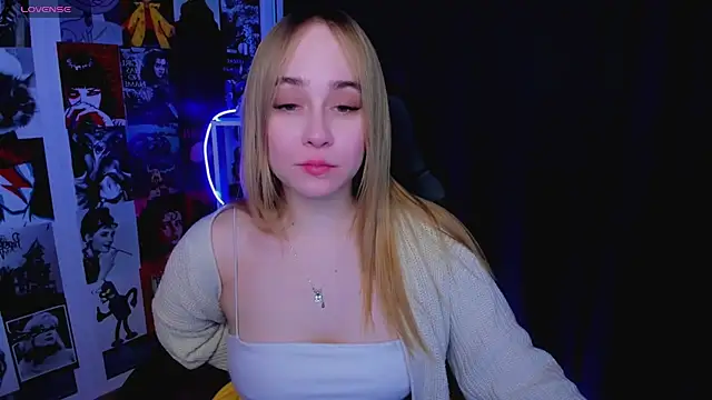 Snapshot of LianaBright chatting on January 19, 2025, 2:04 am LianaBright online show from January 19, 2025, 2:04 am