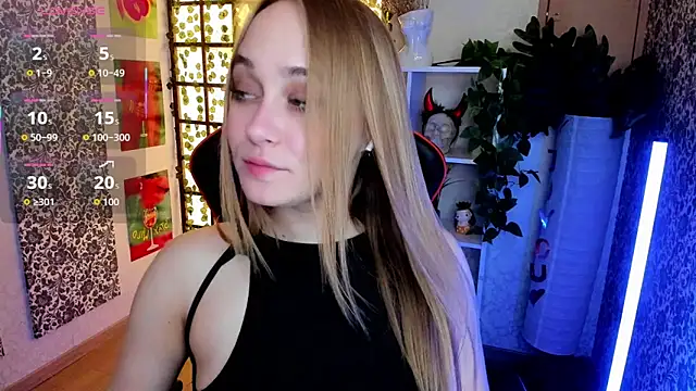 LianaBright online show from April 26, 2026, 3:26 am