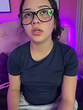 Snapshot of Paloma__LS chatting on February 16, 2025, 10:11 pm Paloma LS online show from February 16, 2025, 10:11 pm