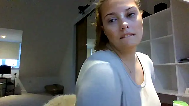 Krystal Tx online show from October 26, 2025, 4:07 pm