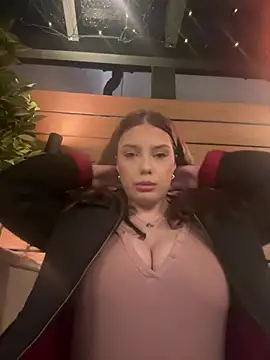 Krystal Tx online show from February 21, 2025, 7:43 pm