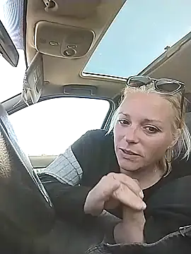 Doucelouve9 online show from March 27, 2026, 10:05 am