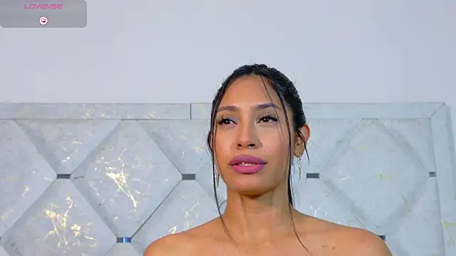 Anna risse online show from December 4, 2025, 6:45 am