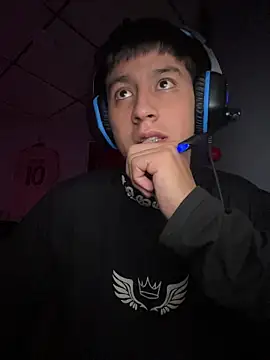 Stiven 017 online show from January 11, 2026, 12:17 am