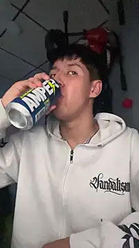 Stiven 017 online show from February 7, 2026, 1:02 am