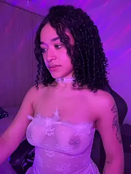 Snapshot of Crystal_Dluna chatting on September 26, 2025, 3:19 pm Crystal Dluna online show from September 26, 2025, 3:19 pm