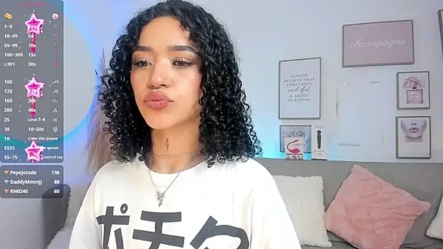 Snapshot of Crystal_Dluna chatting on March 19, 2025, 12:34 pm Crystal Dluna online show from March 19, 2025, 12:34 pm