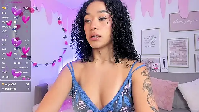 Snapshot of Crystal_Dluna chatting on February 21, 2025, 12:27 pm Crystal Dluna online show from February 21, 2025, 12:27 pm