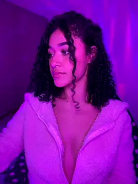 Snapshot of Crystal_Dluna chatting on September 11, 2025, 12:21 am Crystal Dluna online show from September 11, 2025, 12:21 am