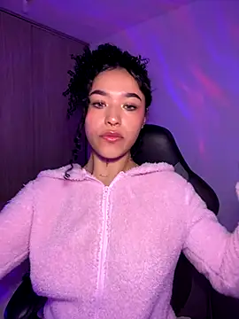 Snapshot of Crystal_Dluna chatting on September 27, 2025, 2:34 pm Crystal Dluna online show from September 27, 2025, 2:34 pm