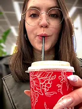 meow girl online show from October 22, 2025, 10:36 am