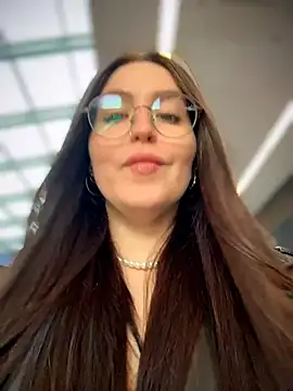 meow girl online show from April 8, 2026, 3:02 pm