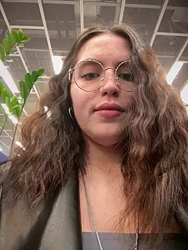 meow girl online show from November 2, 2025, 9:03 am