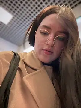 Snapshot of meow_girl chatting on February 16, 2025, 2:21 pm meow girl online show from February 16, 2025, 2:21 pm