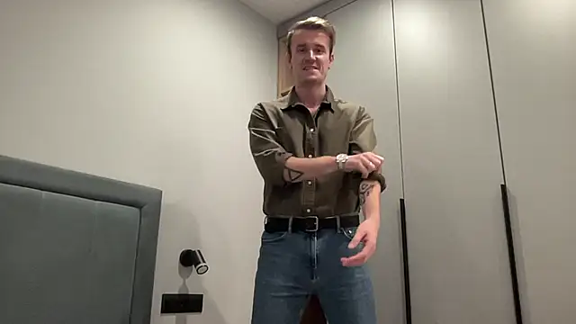 cute mark online show from October 7, 2025, 4:41 pm