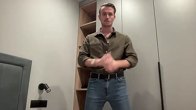 cute mark online show from October 1, 2025, 4:11 pm