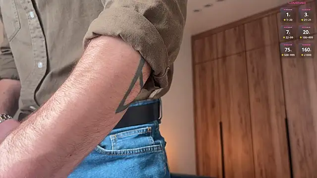 Snapshot of cute_mark chatting on April 12, 2026, 8:39 am cute mark online show from April 12, 2026, 8:39 am