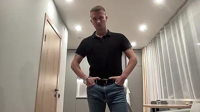 cute mark online show from October 20, 2025, 4:25 am