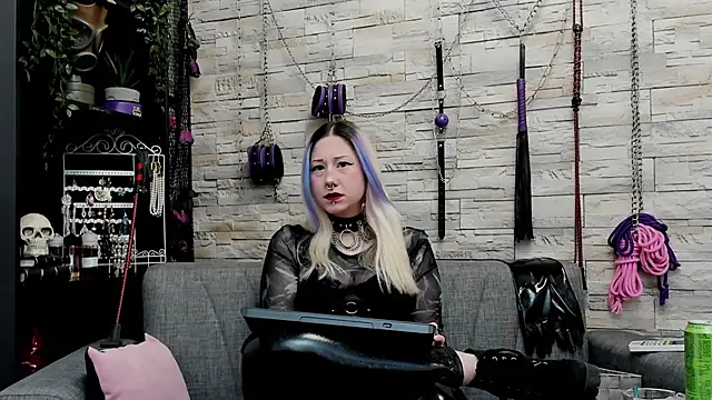 CruelMistress online show from January 11, 2026, 1:34 am