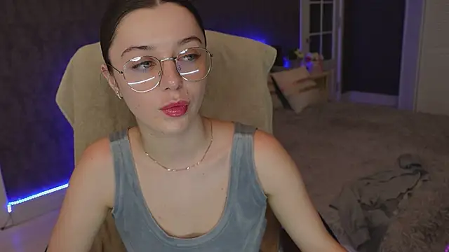 Snapshot of DinaCandy chatting on March 9, 2025, 2:43 pm DinaCandy online show from March 9, 2025, 2:43 pm