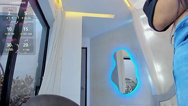 Venusflame   online show from October 20, 2025, 11:55 am