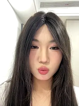 Snapshot of xyebobs chatting on November 17, 2025, 4:44 pm xyebobs online show from November 17, 2025, 4:44 pm