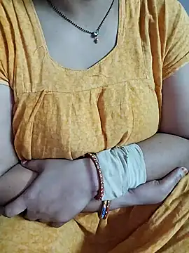 milf-kaira online show from December 21, 2024, 6:00 pm