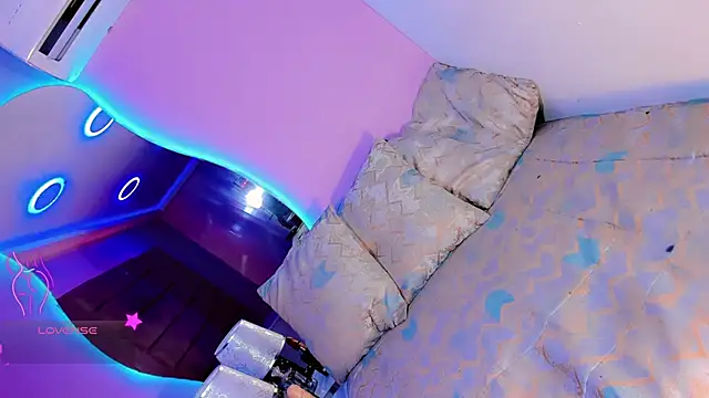 Shanelengel online show from November 14, 2025, 6:28 am