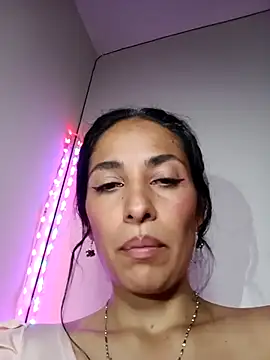 Snapshot of chloewildd_ chatting on November 14, 2025, 3:43 am chloewildd online show from November 14, 2025, 3:43 am